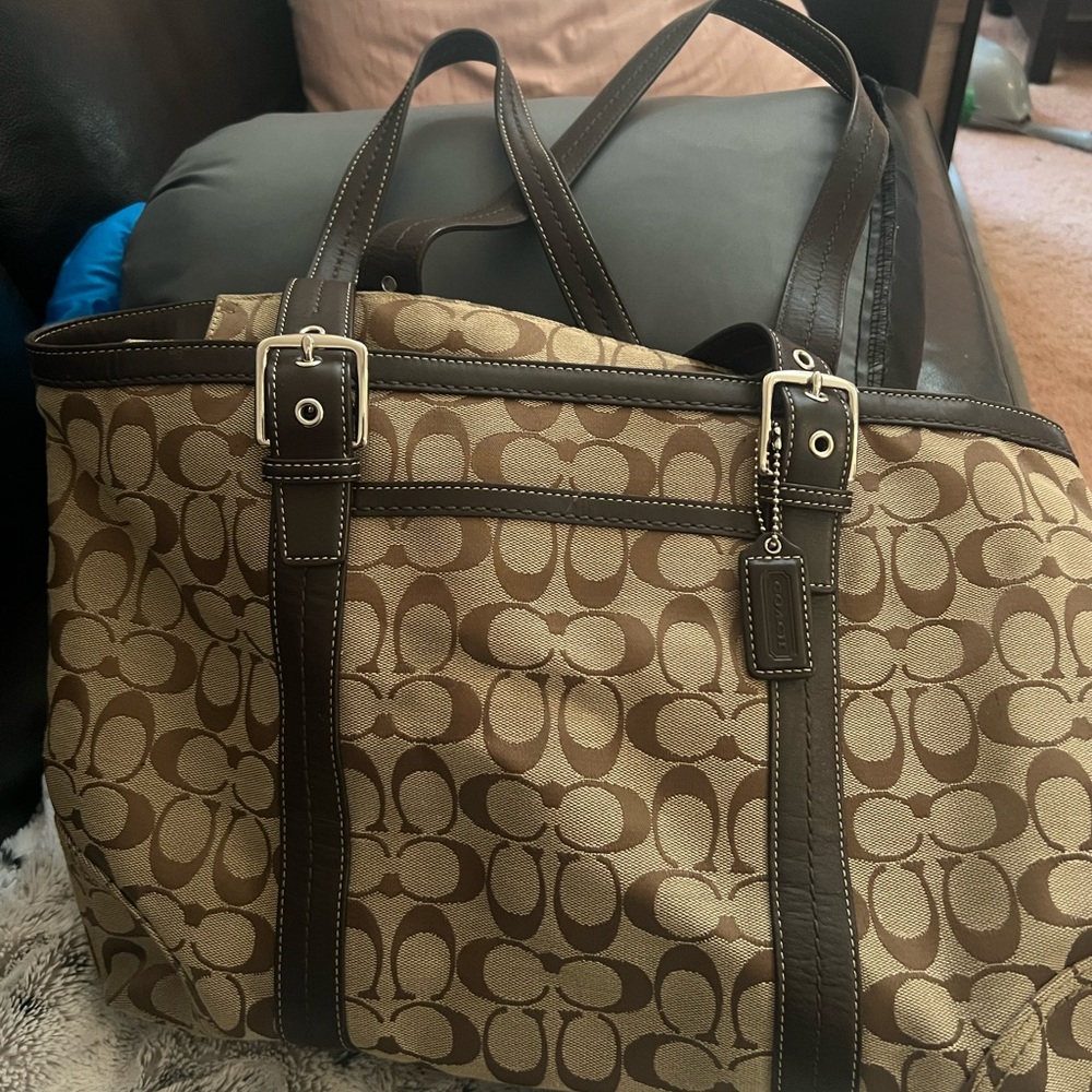 Coach Signature Canvas Duffel in Khaki/Brown